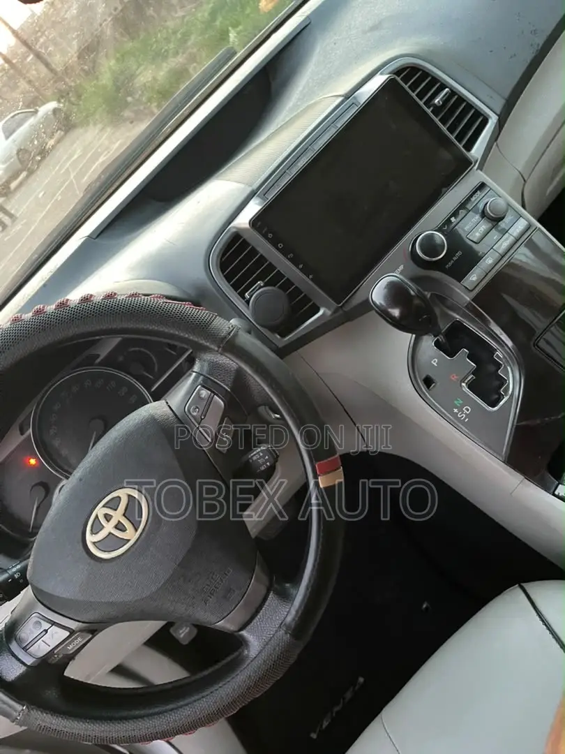 Toyota Venza 2012 White