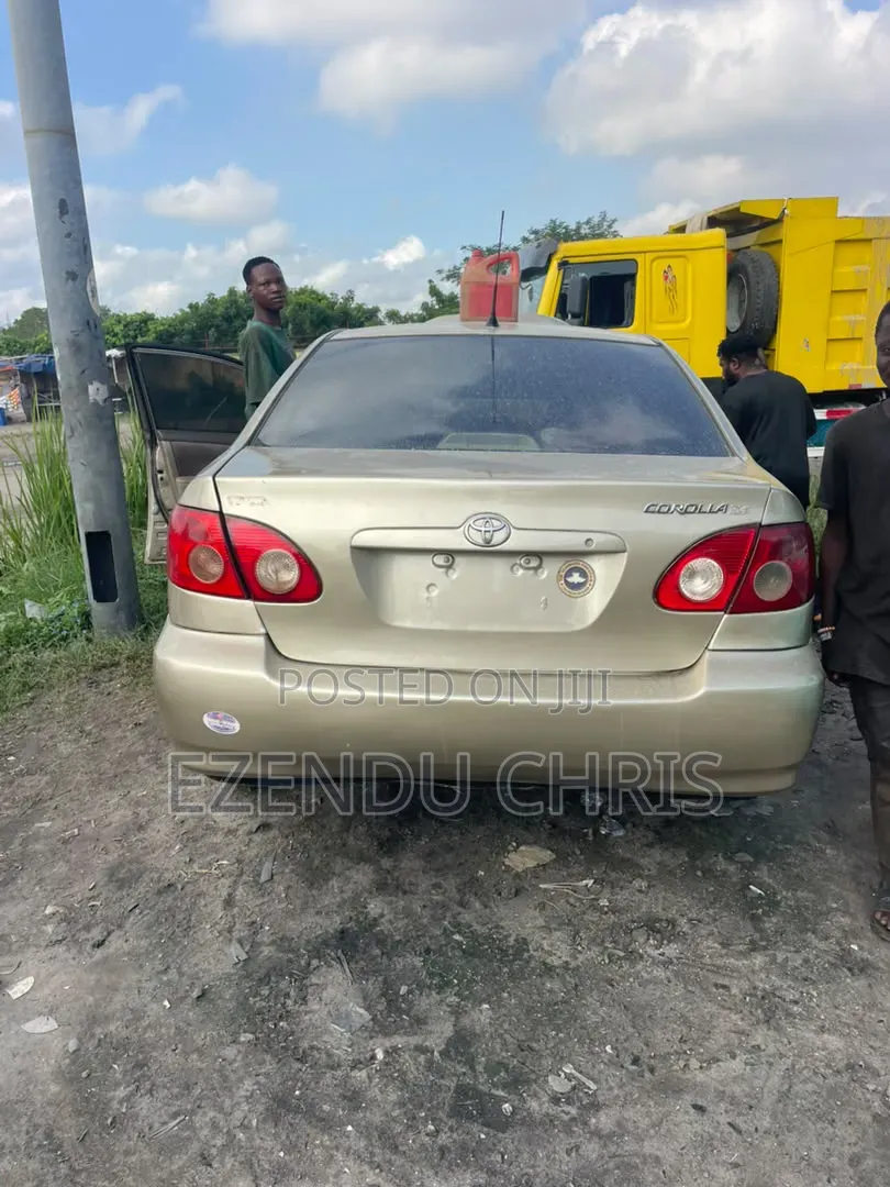 Toyota Corolla 2006 Gold