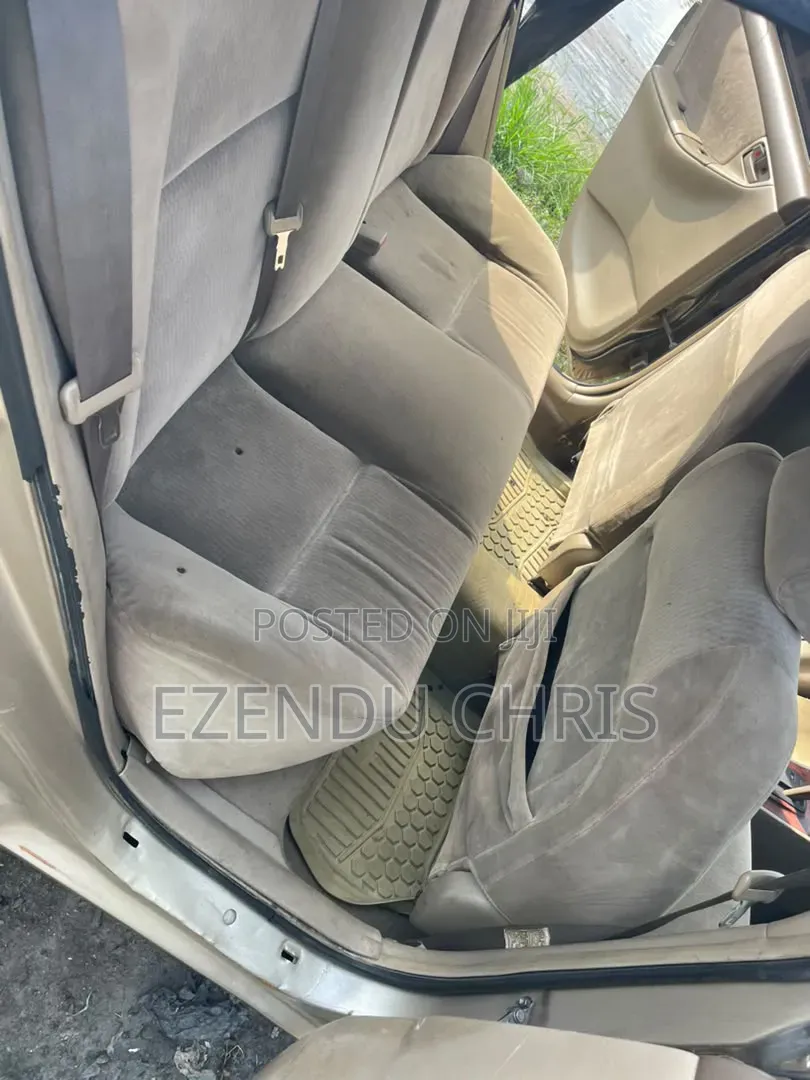 Toyota Corolla 2006 Gold