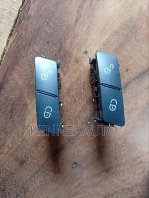 2010 - 2018 Mercedes-Benz Lock/Unlock Buttons