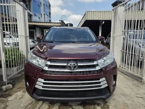 Toyota Highlander XLE 2019 Burgundy