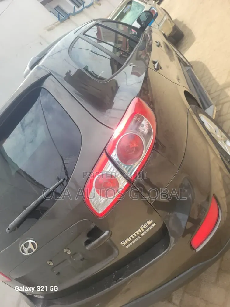 Hyundai Santa Fe 2011 Gray