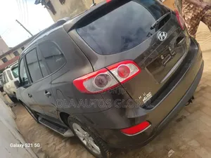 Hyundai Santa Fe 2011 Gray