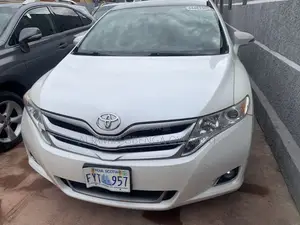 Toyota Venza XLE 4dr Wagon AWD (2.7L 4cyl 6A) 2015 White