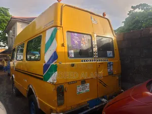 Volkswagen LT 1999 Yellow