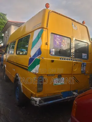 Volkswagen LT 1999 Yellow