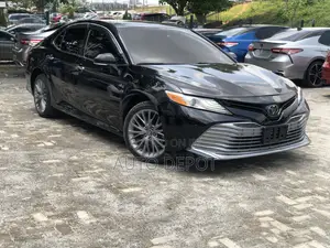 Toyota Camry XLE (2.5L 4cyl 8A) 2019 Black
