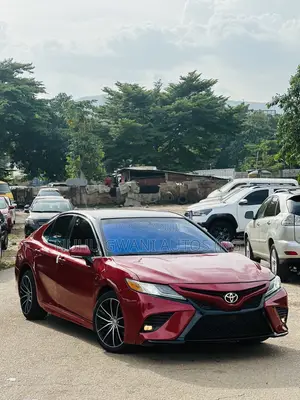 Toyota Camry SE 2021 Red