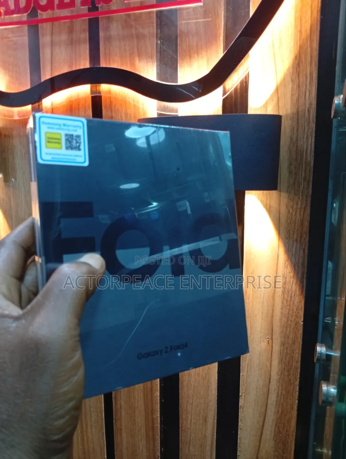 New Samsung Galaxy Z Fold4 256 GB Gray