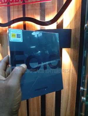 New Samsung Galaxy Z Fold4 256 GB Gray