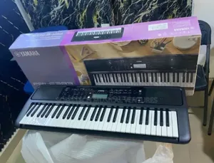Yamaha PSR E383 Keyboard