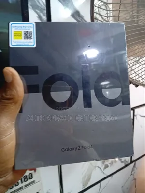 New Samsung Galaxy Z Fold4 256 GB Gray