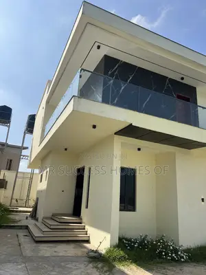 4bdrm Duplex in Kolapo Ishola Estate, Akobo for sale