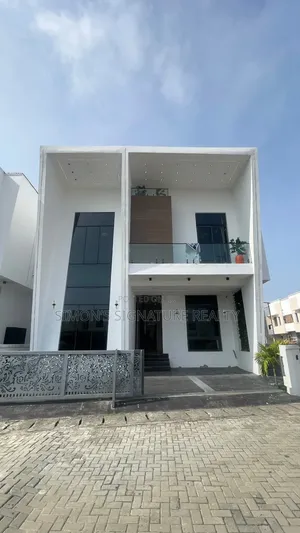 5bdrm Duplex in Chevron for sale