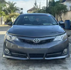 Toyota Camry SE 4dr Sedan (2.5L 4cyl 6A) 2013 Gray