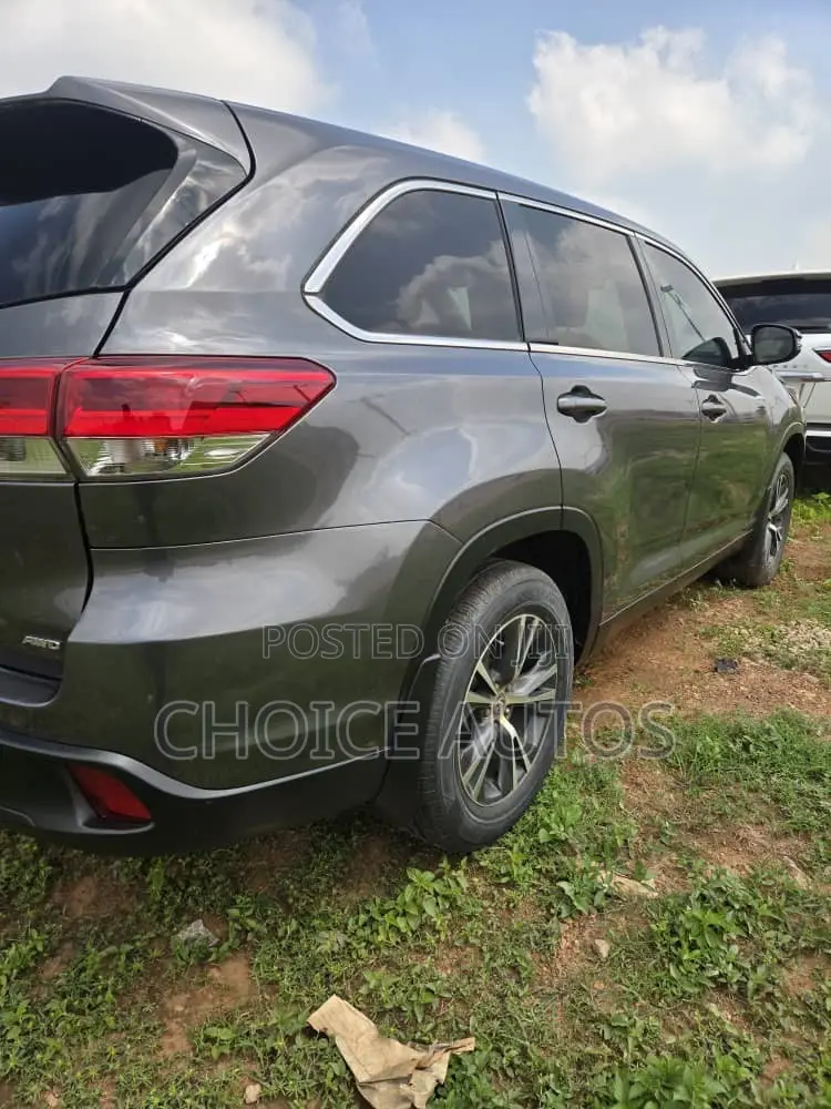 Toyota Highlander 2018 Gray