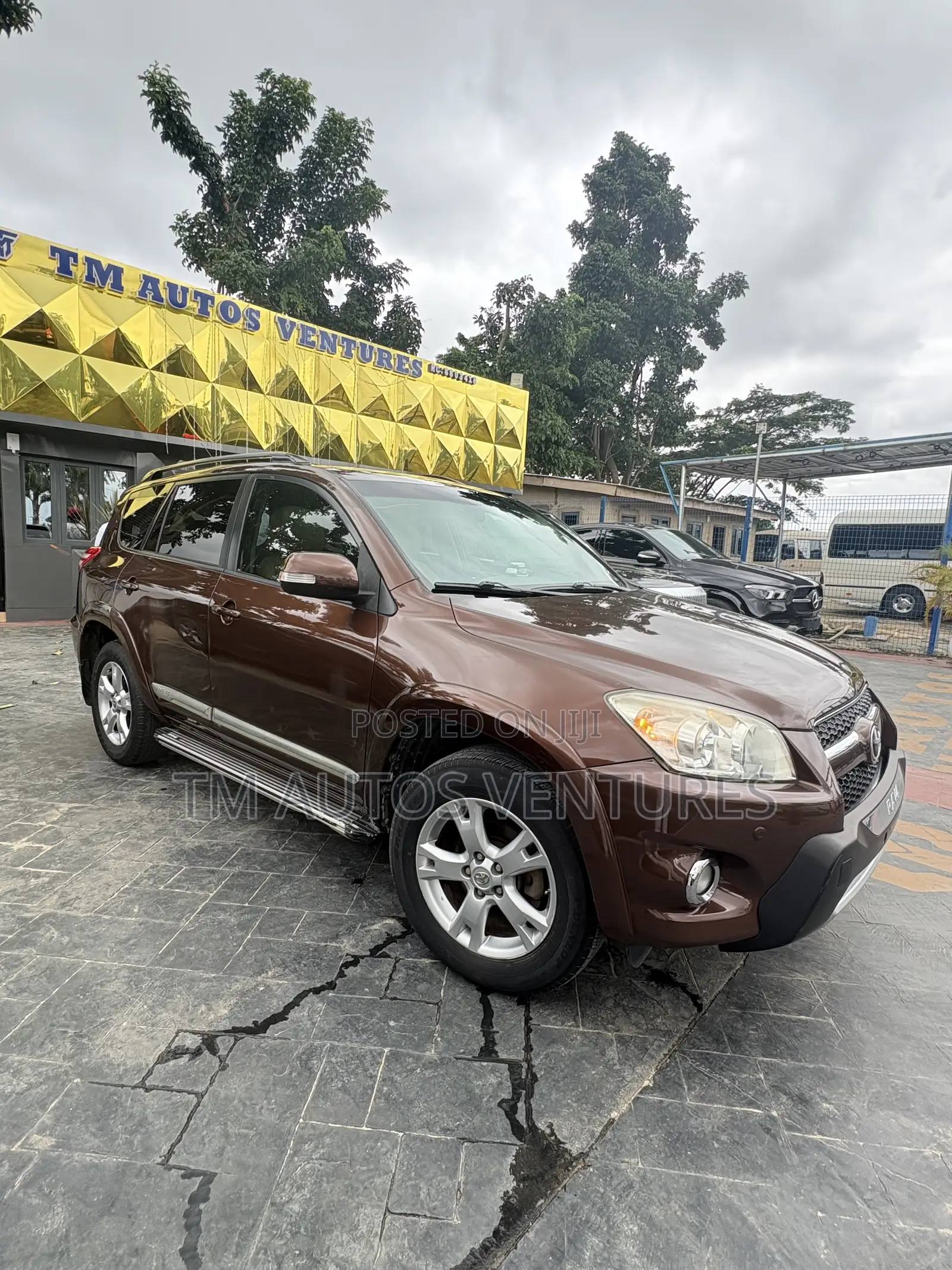 Toyota RAV4 2012 Brown