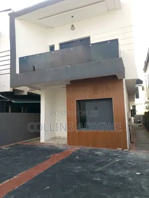 4bdrm Duplex in With Pool Behind for sale