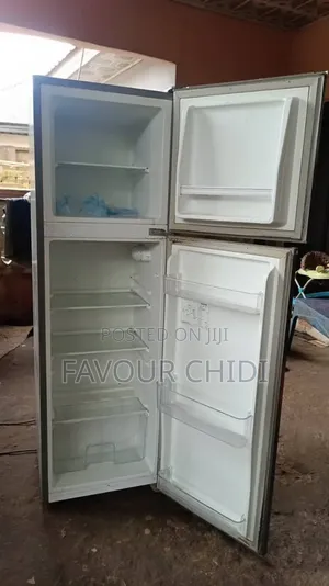 Clean Double Door Hisense 
212 Liter