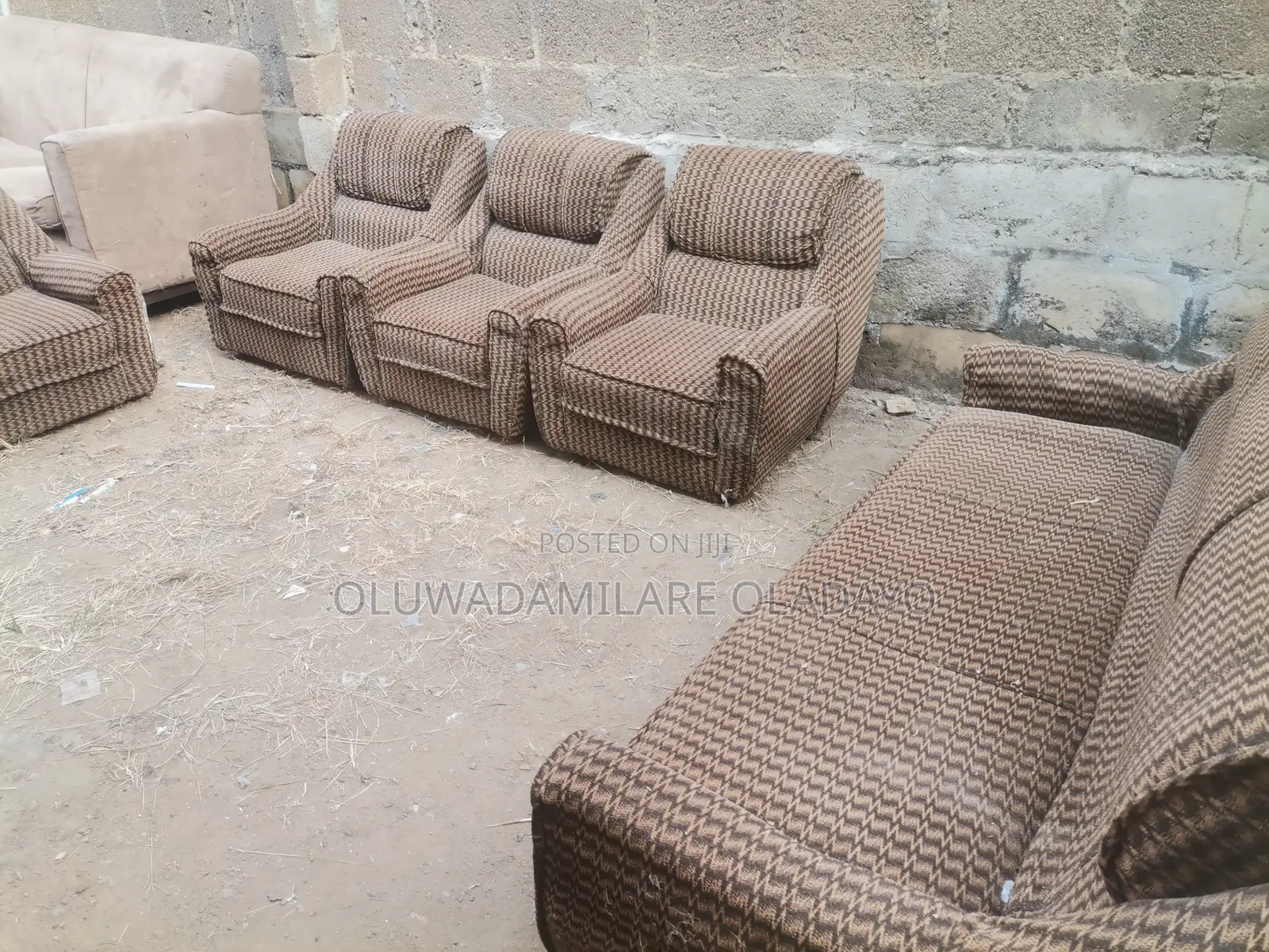Old but Solid and Classy Settee With Round, Detachable Center Table
