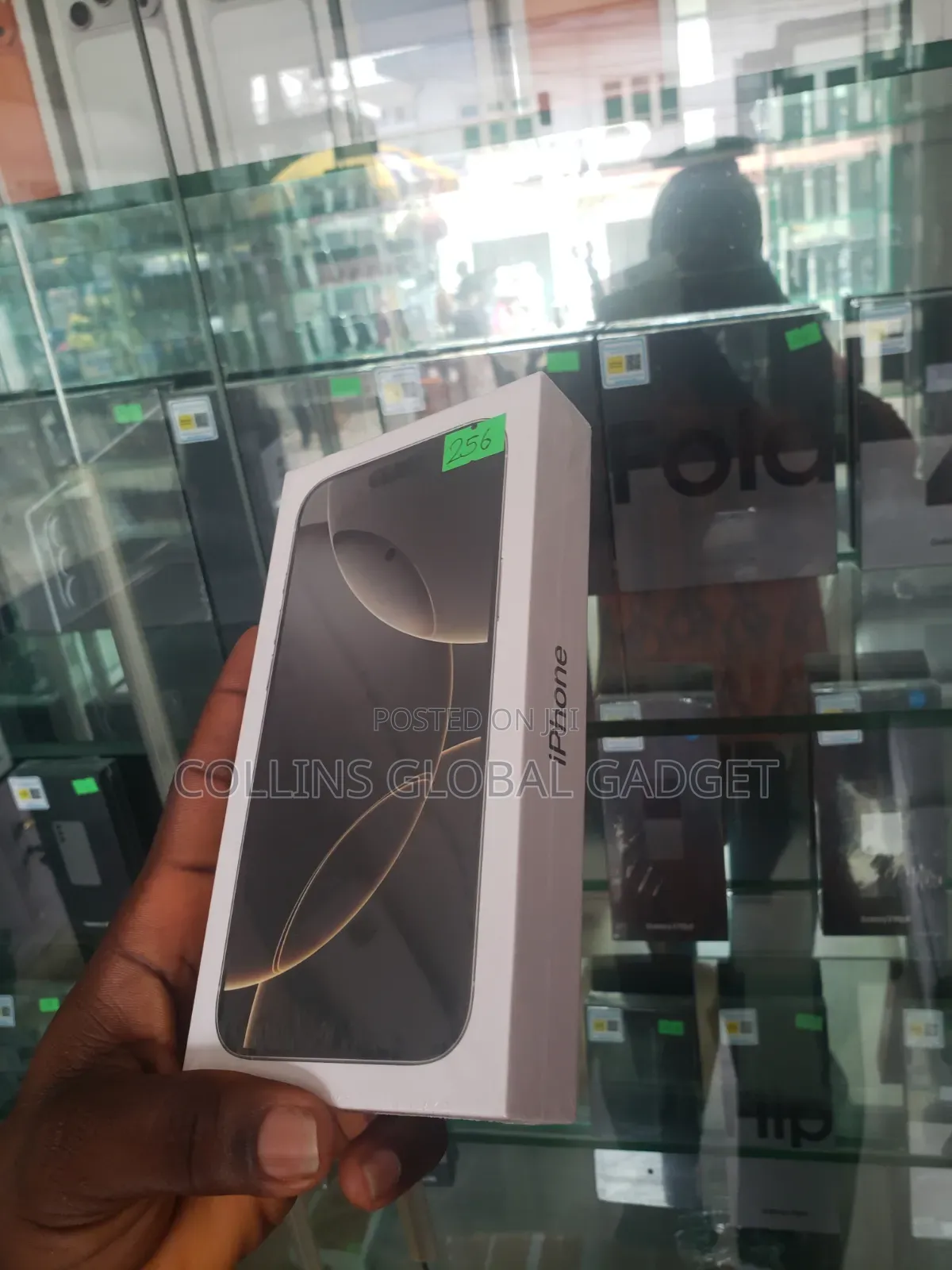 New Apple iPhone 16 Pro Max 256 GB Silver