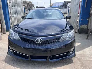 Toyota Camry SE Sport 4dr Sedan w/Prod. End 11/13 (2.5L 4cyl 6A) 2014