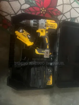 DeWALT DCD996 20V MAX XR Hammer Drill With 1 Rechargeable Battery