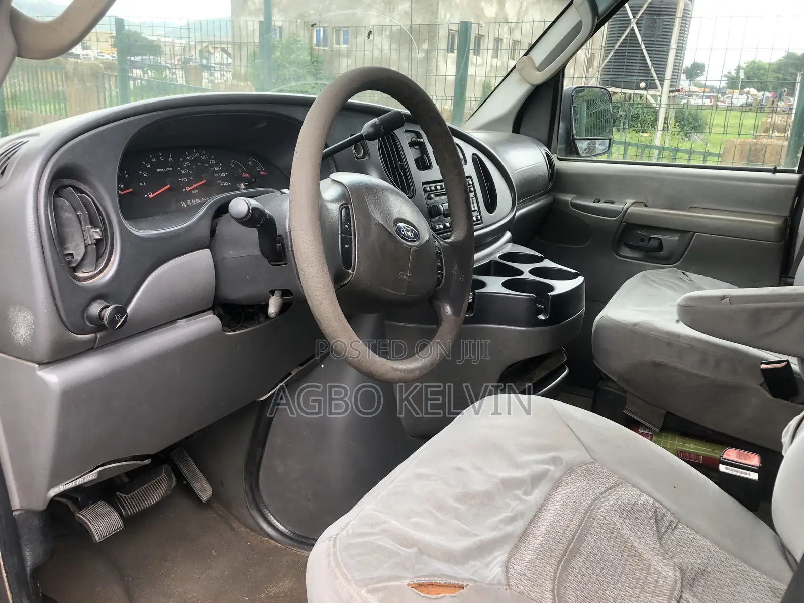 Ford E-350 2007 Burgundy
