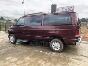 Ford E-350 2007 Burgundy