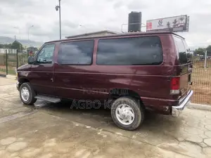 Ford E-350 2007 Burgundy