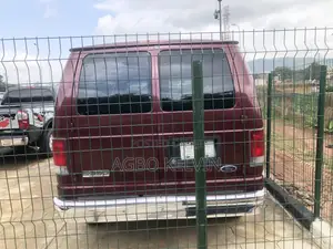 Ford E-350 2007 Burgundy