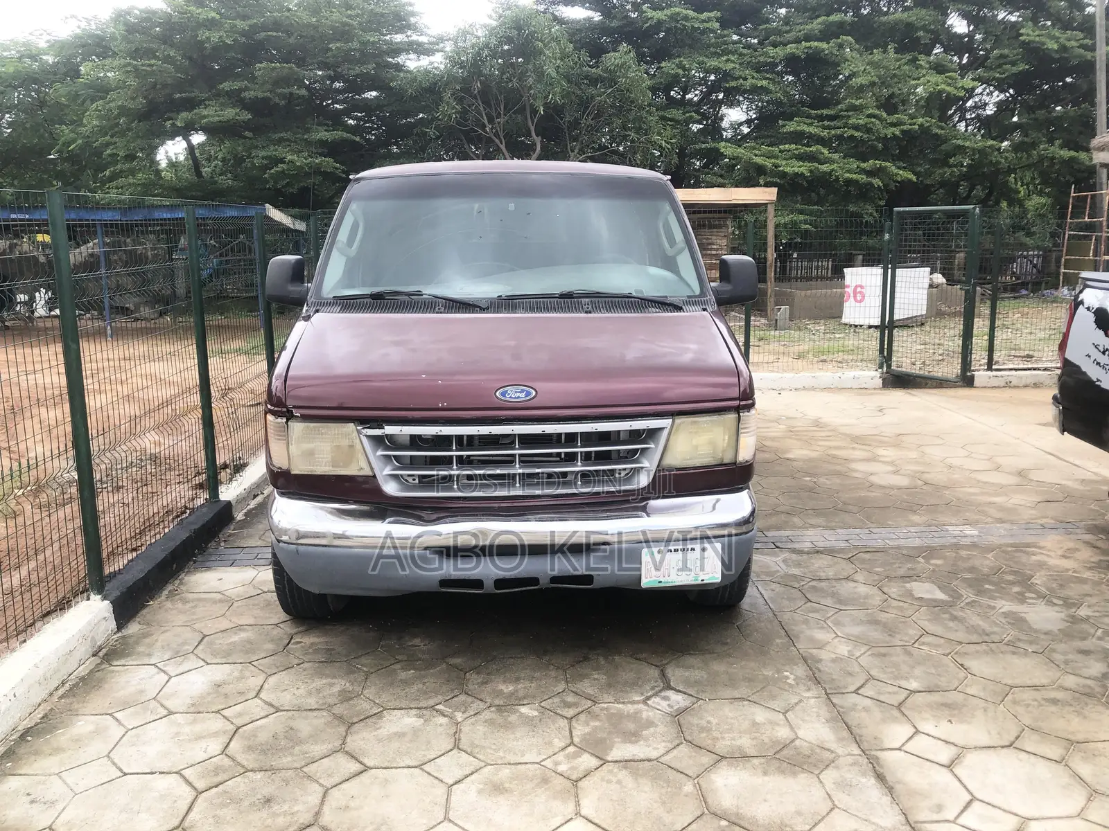 Ford E-350 2007 Burgundy