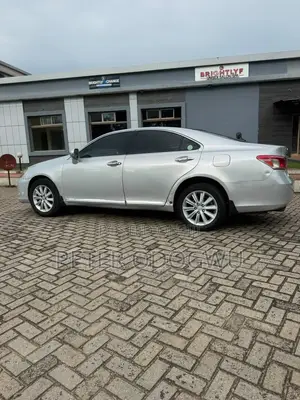 Lexus ES 2012 Silver