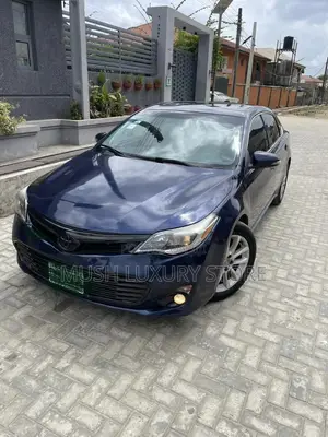 Toyota Avalon XLE Sedar FWD (3.5L 6cyl 6A) 2013 Blue