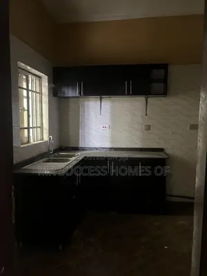 3bdrm Block of Flats in Kolapo Ishola Gra, Akobo for rent