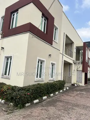 3bdrm Block of Flats in Kolapo Ishola Gra, Akobo for rent