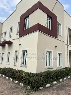 3bdrm Block of Flats in Kolapo Ishola Gra, Akobo for rent
