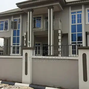 5bdrm Duplex in Benin City for sale