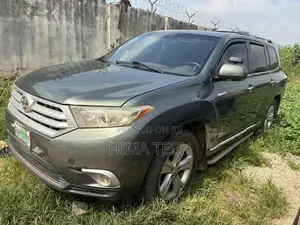 Toyota Highlander 2012 Green