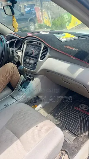 Toyota Highlander 2005 Silver