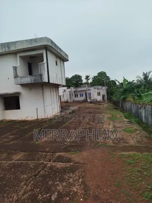 12 Bedroom Duplex for Lease