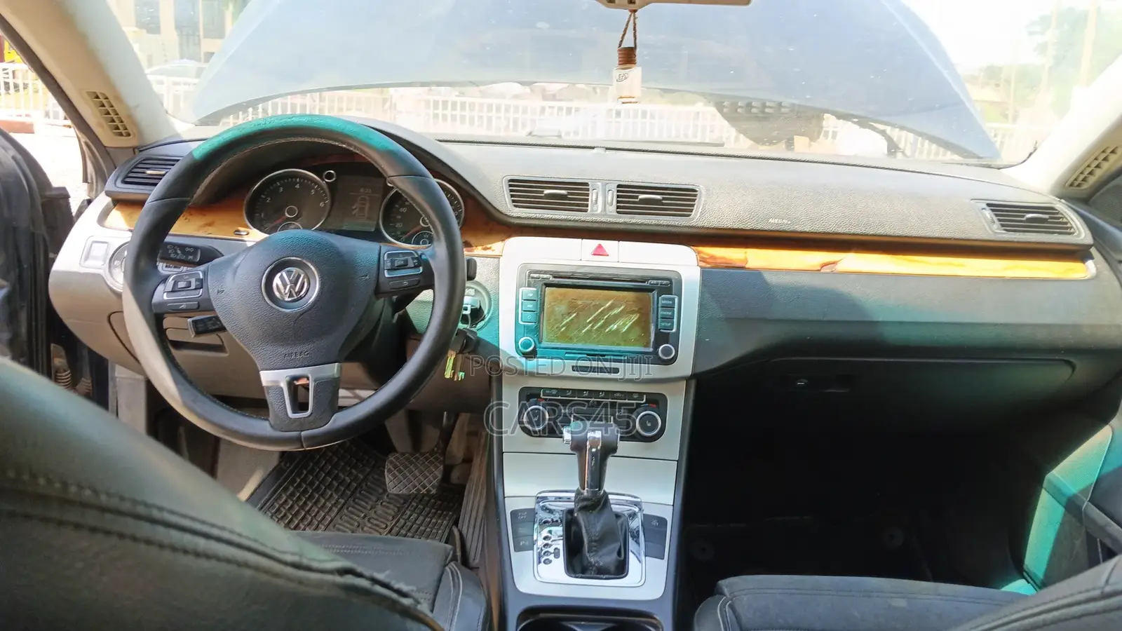 Volkswagen Passat 2011 Black
