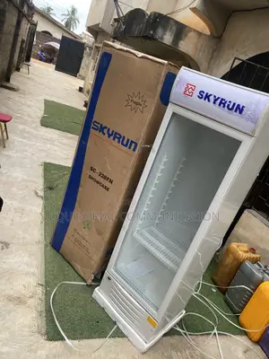 SKYRUN SC-228FN 228L Beverage Showcase for Restaurants