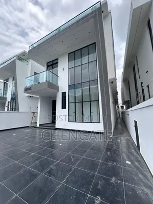 5bdrm Duplex in Chevron for sale