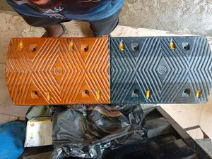 Heavy Duty Rubber Road Speed Bump Speed Breaker - Yellow & Black