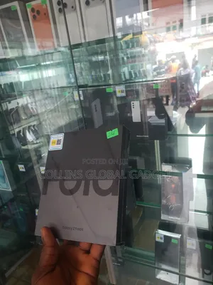 New Samsung Galaxy Z Fold4 256 GB Black