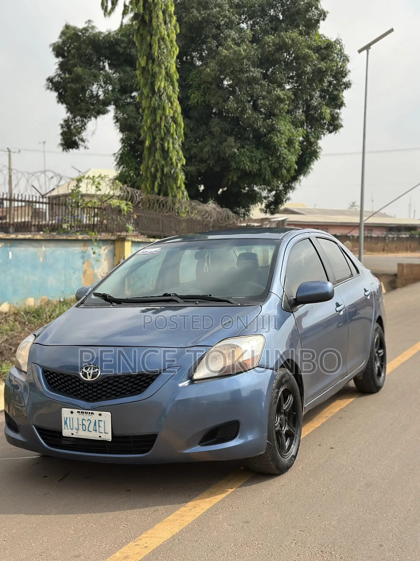 Toyota Yaris 2012 Blue