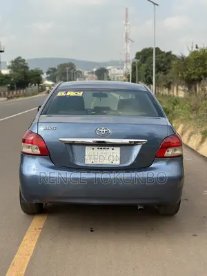 Toyota Yaris 2012 Blue