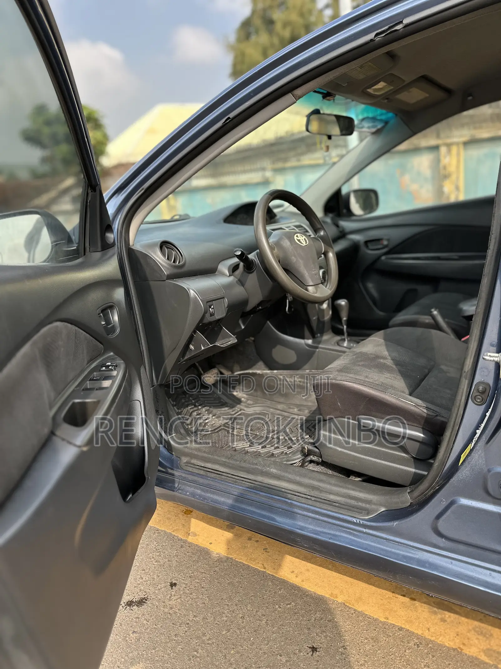 Toyota Yaris 2012 Blue