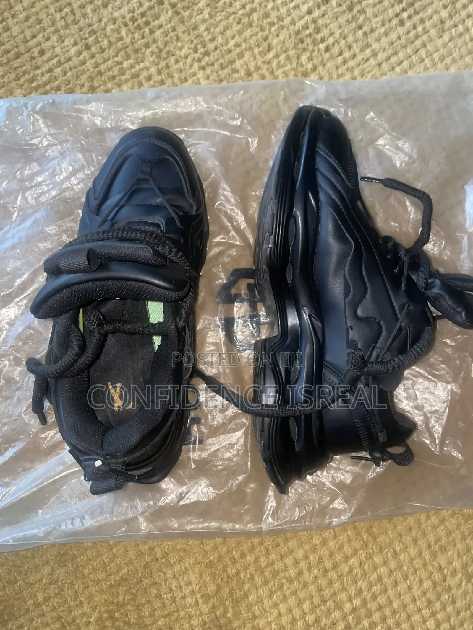 Louis Vuitton Sneaker